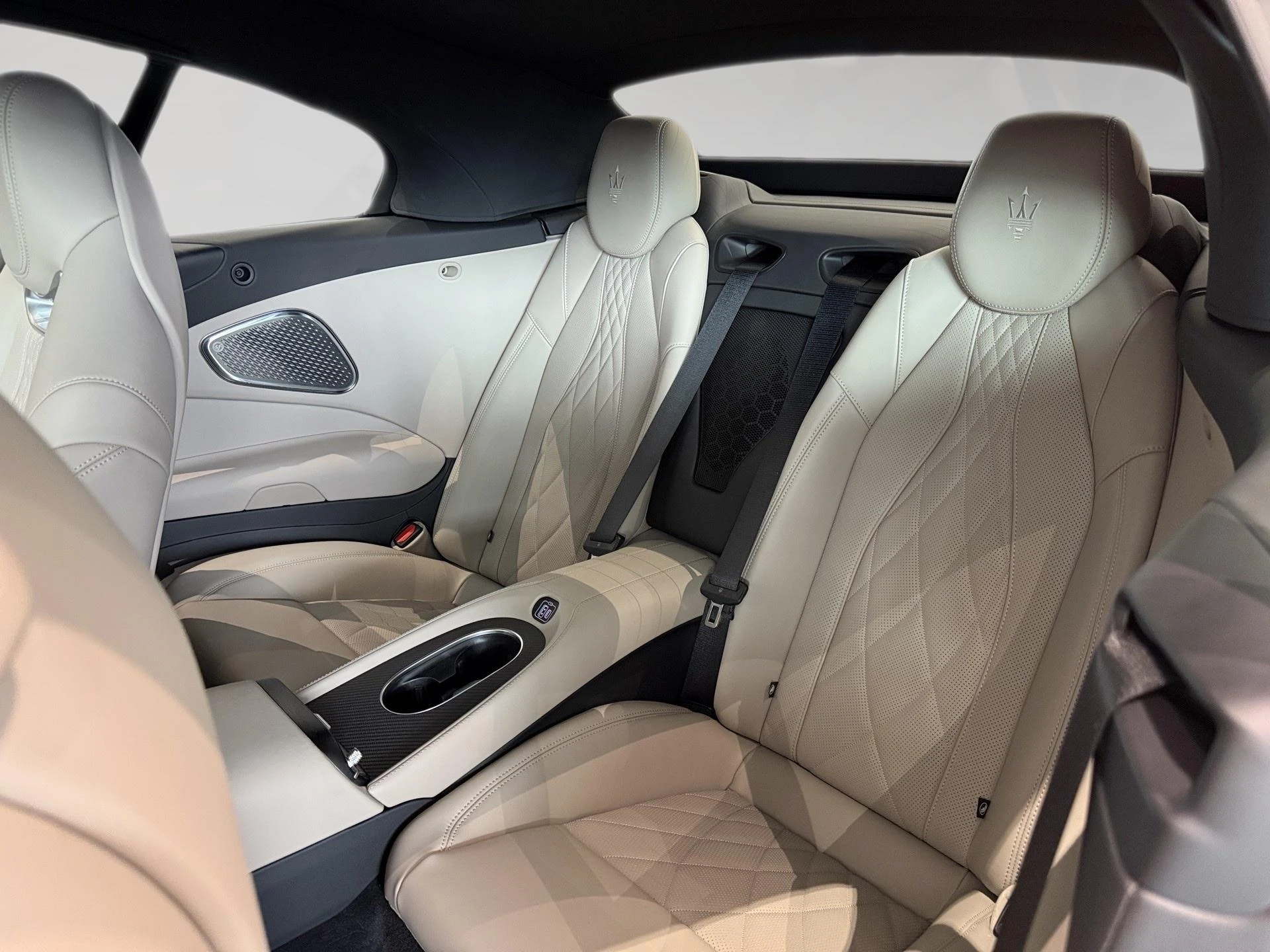 Maserati-GranCabrio-image-10
