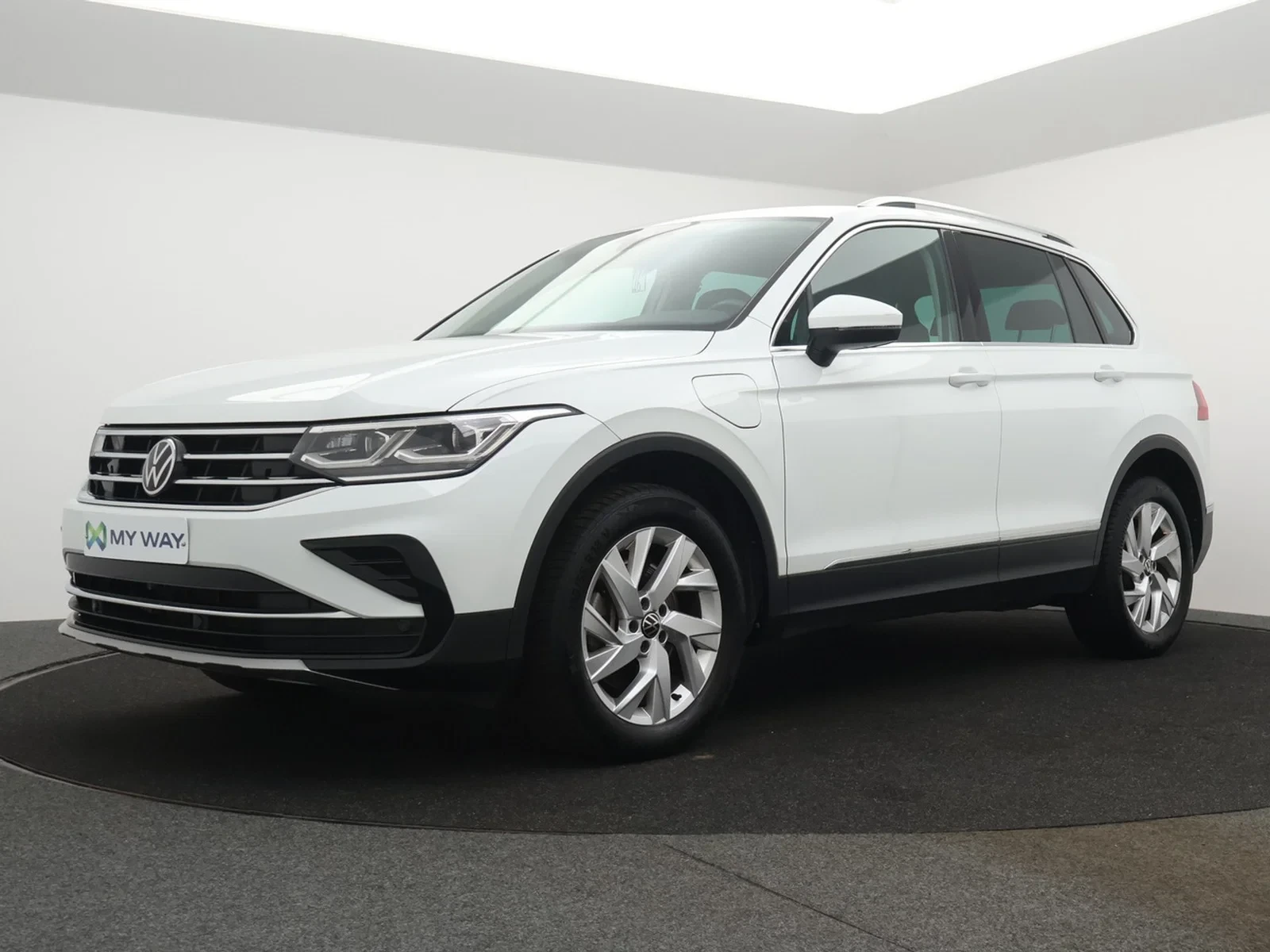 Volkswagen-Tiguan-image-0