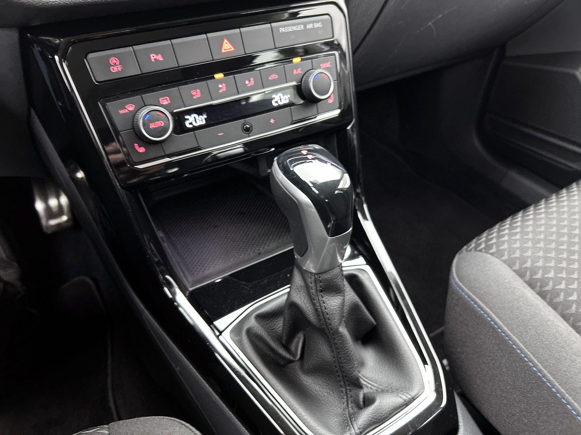 Volkswagen-T-Cross-image-24