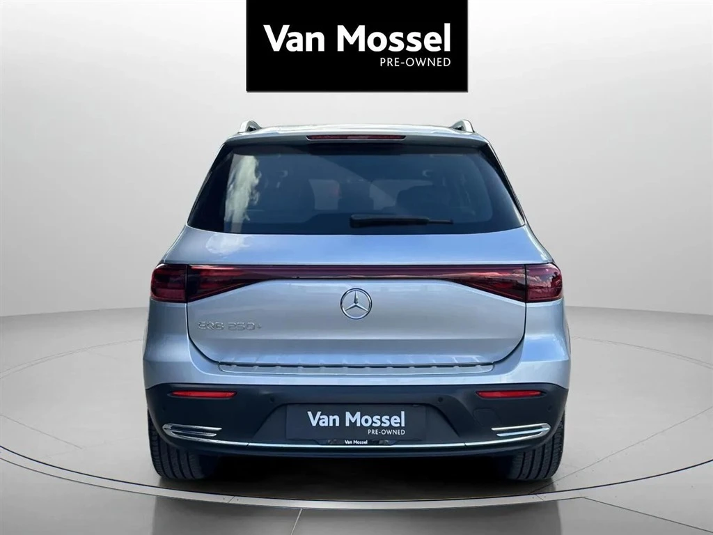 Mercedes-Benz-EQB-image-5