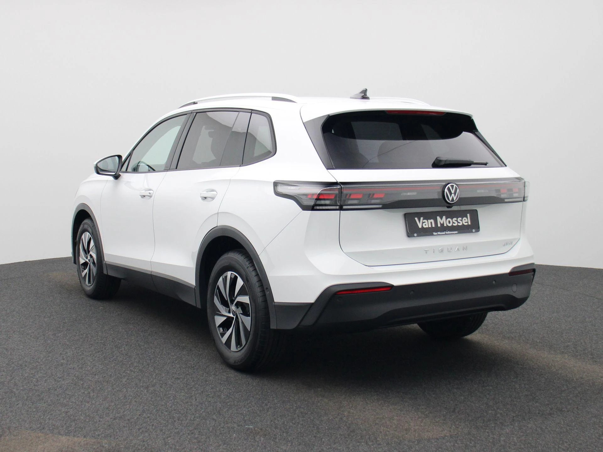 Volkswagen-Tiguan-image-1