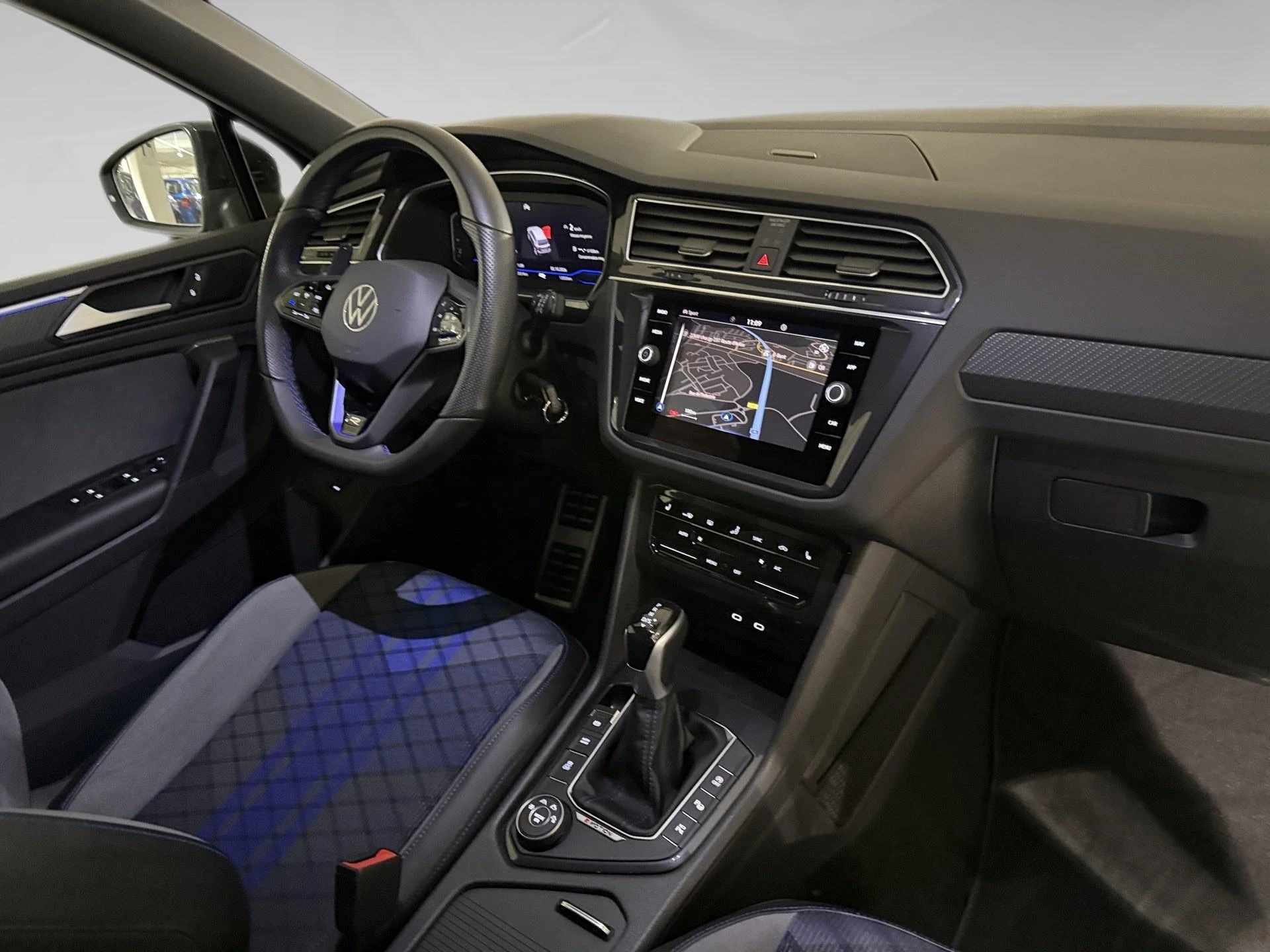 Volkswagen-Tiguan-image-6