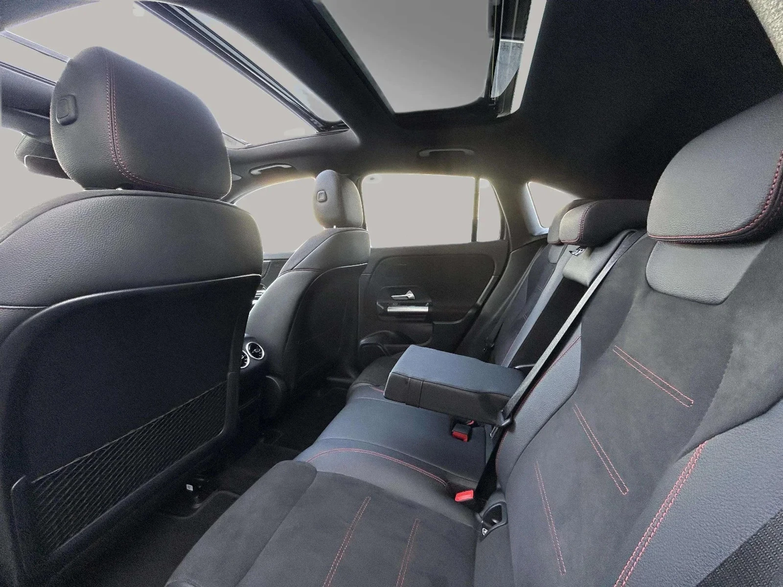 Mercedes-Benz-EQA-image-12