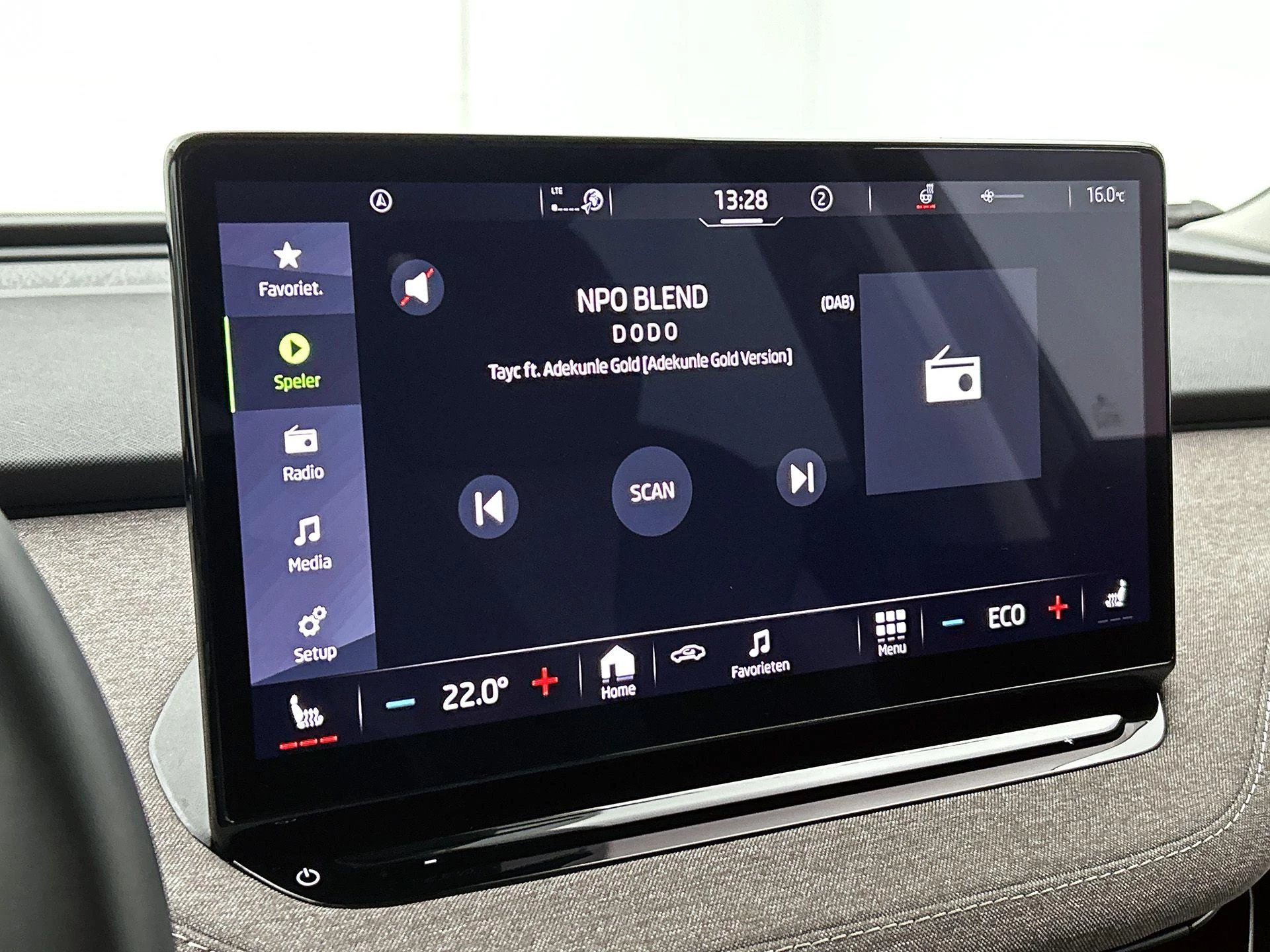 Škoda-Enyaq iV-image-6