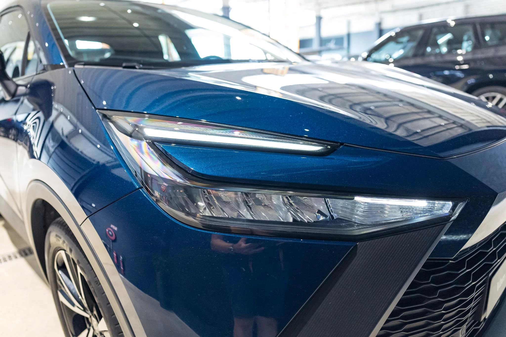 Toyota C-HR 1.8 VVT i-Hybrid C-Lub Mono-Tone E-CVT
