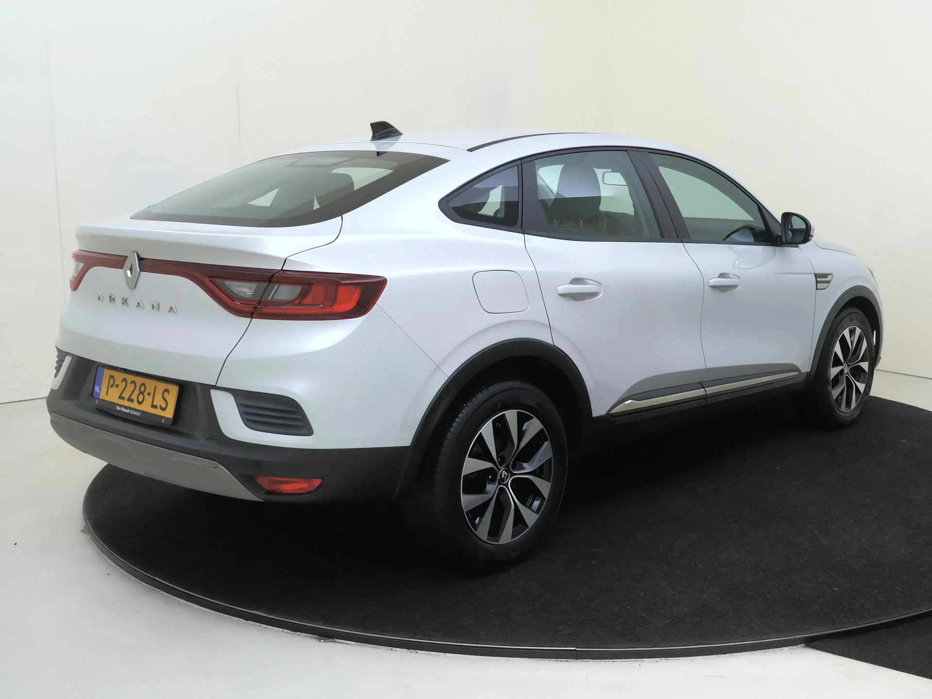 Renault-Arkana-image-3