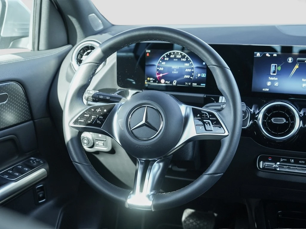 Mercedes-Benz-GLA-image-10