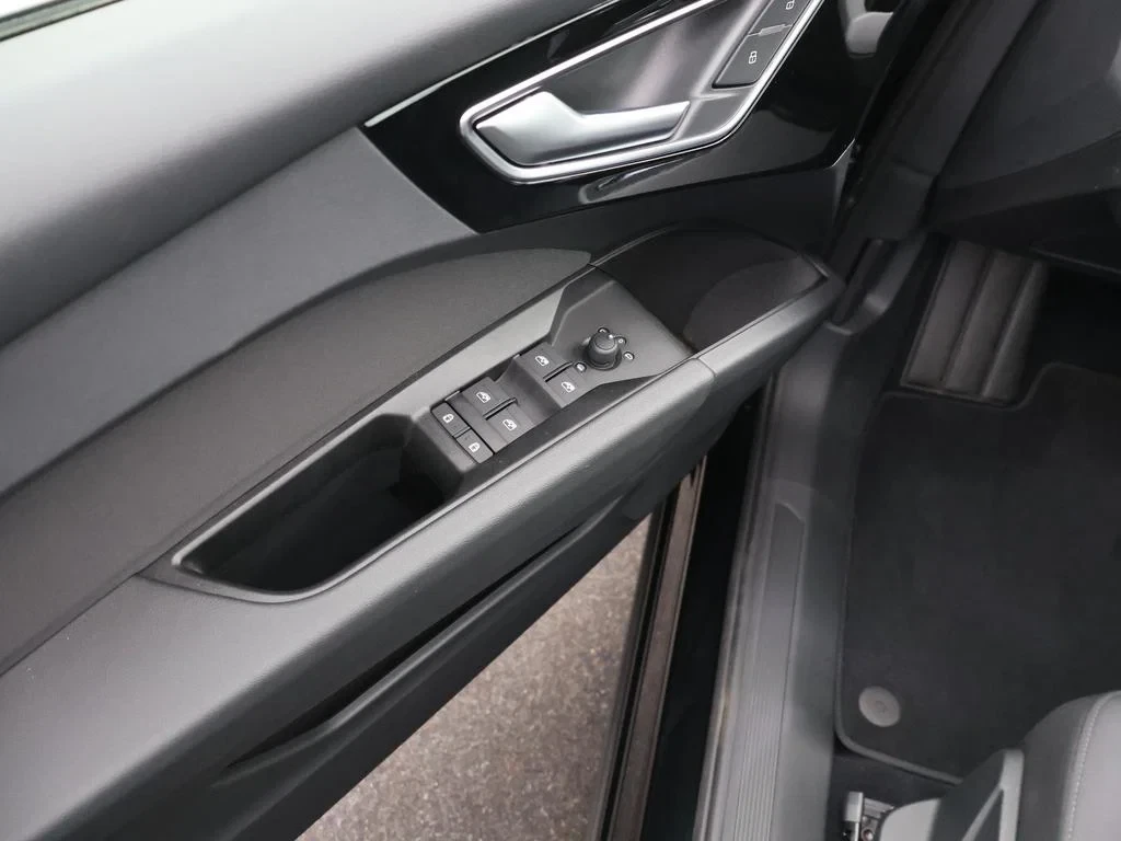 Audi-Q4 e-tron-image-21