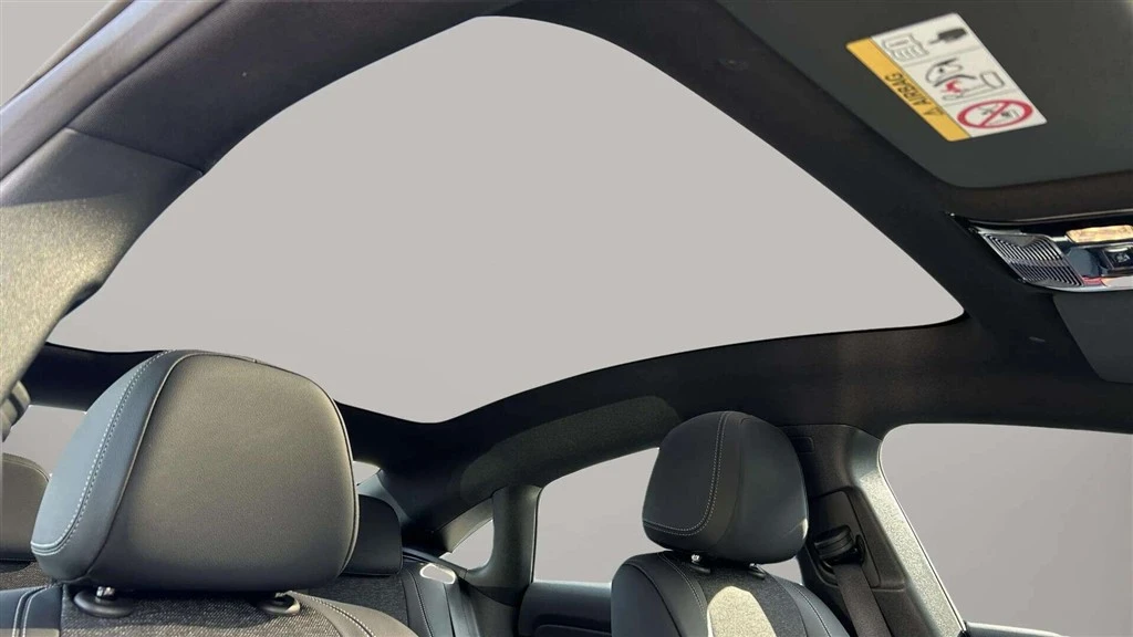 Mercedes-Benz-CLA-image-21