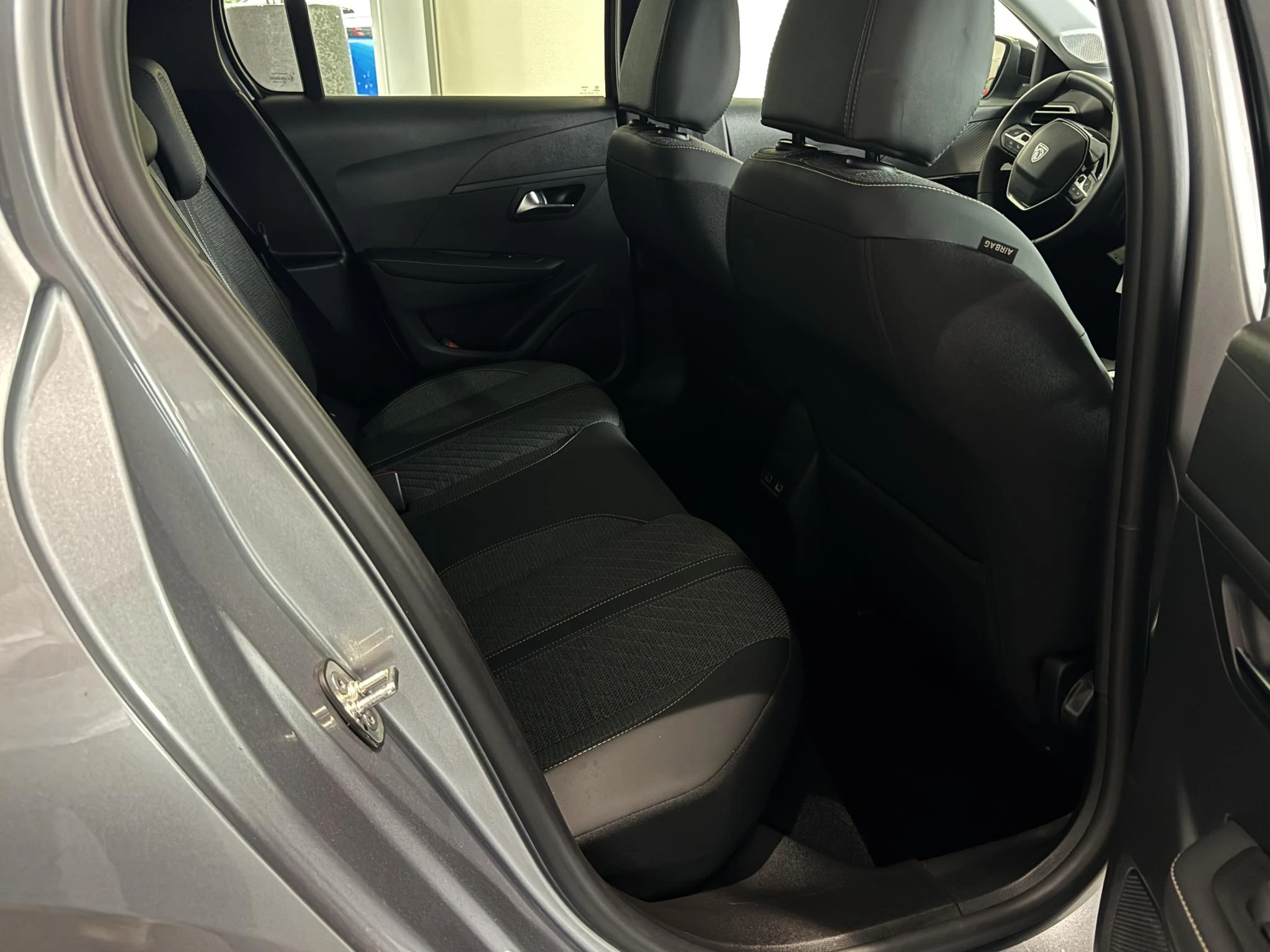 Peugeot-208-image-44