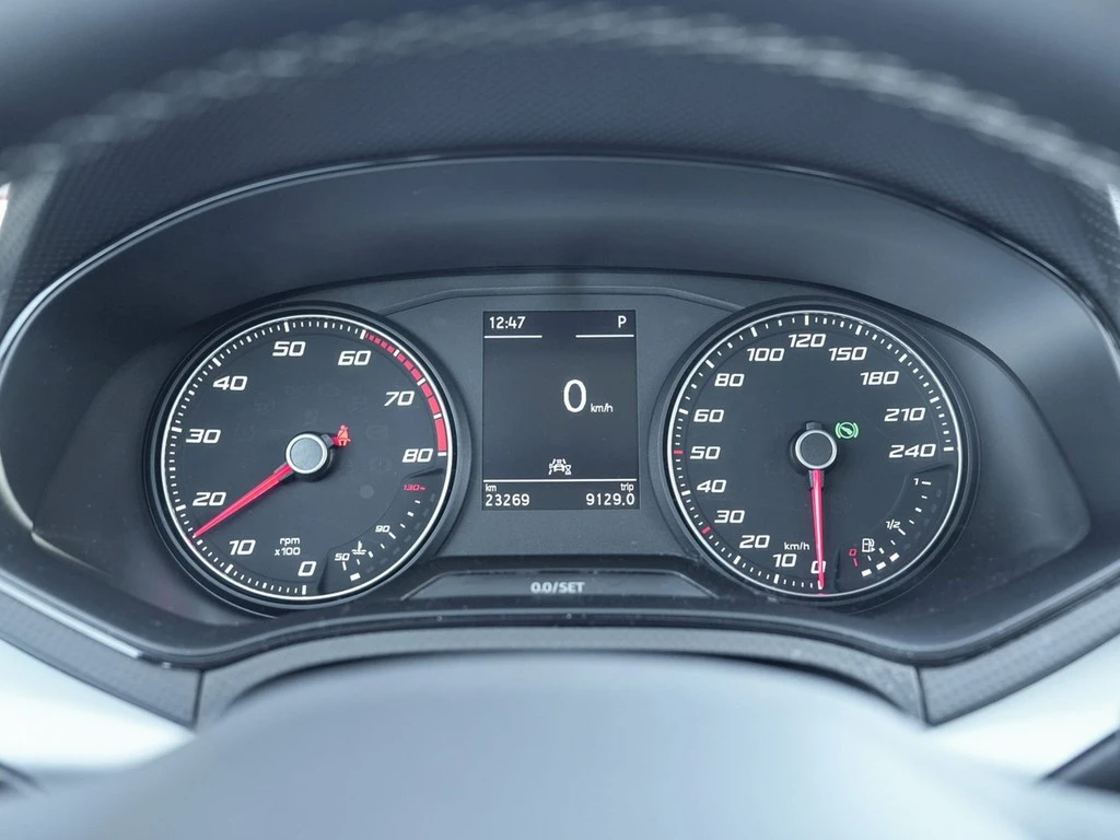 SEAT-Arona-image-14