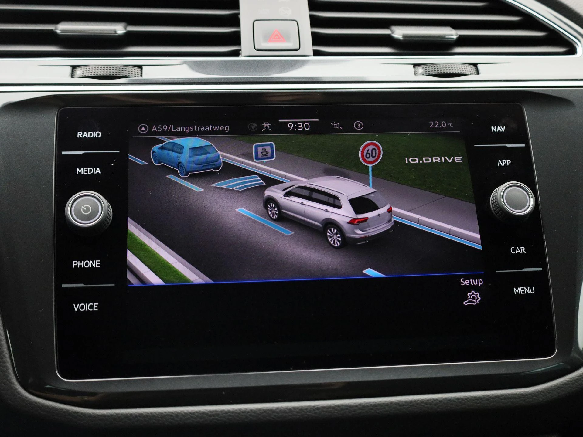 Volkswagen-Tiguan-image-25