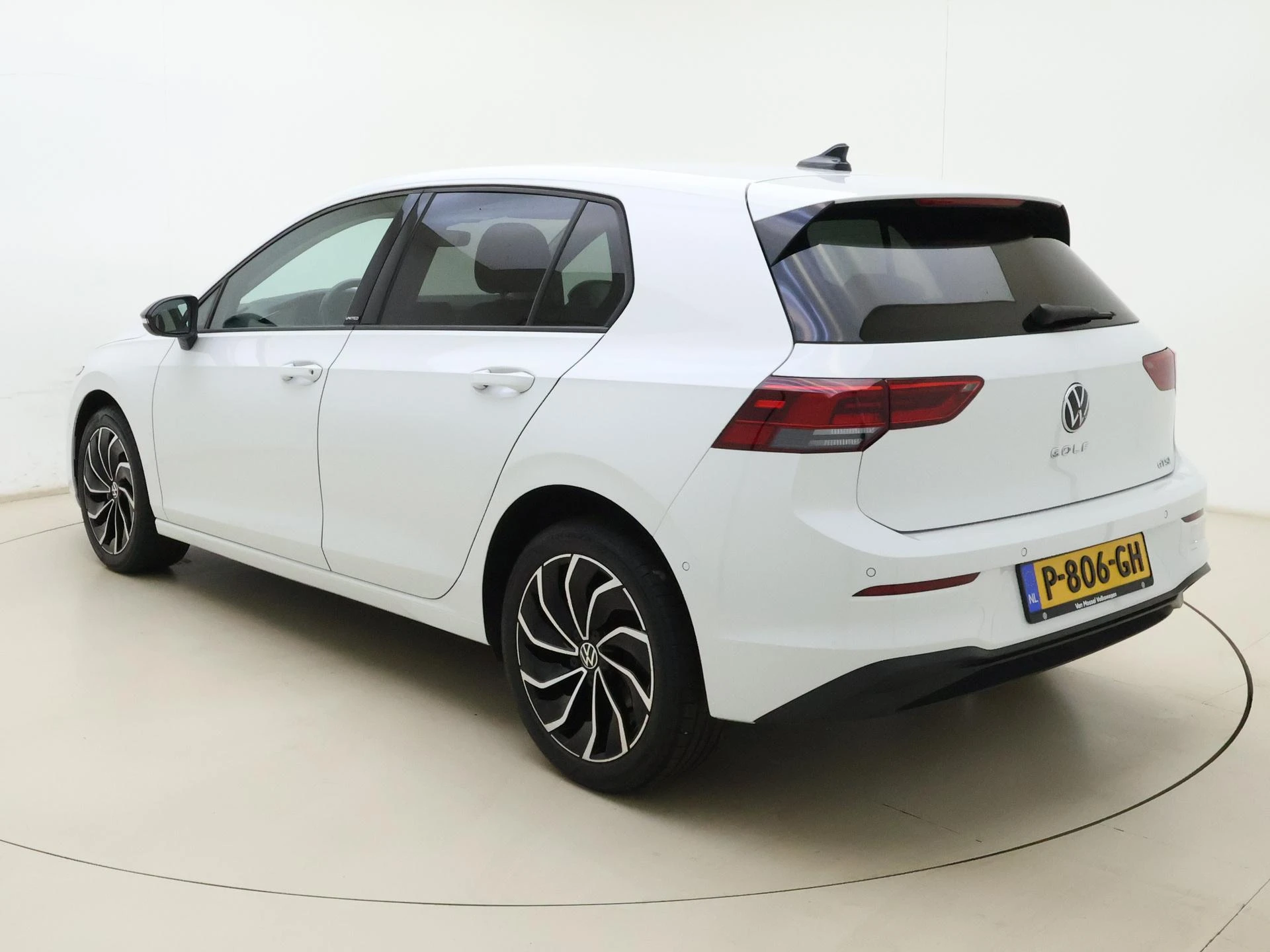 Volkswagen-Golf-image-6