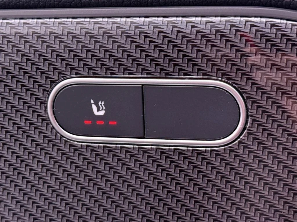 Mercedes-Benz-GLA-image-7
