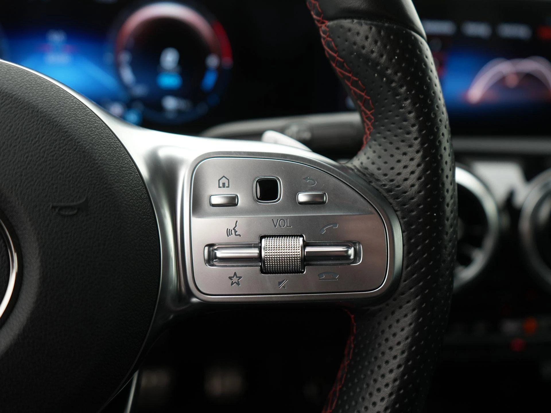 Mercedes-Benz-A-Klasse-image-23