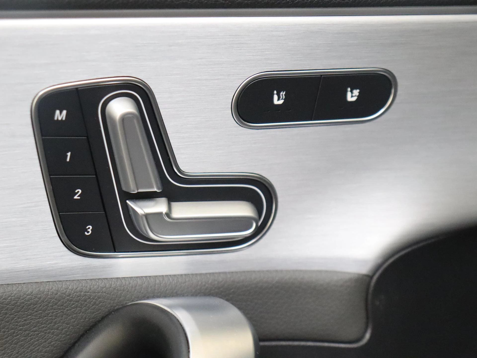 Mercedes-Benz-A-Klasse-image-35