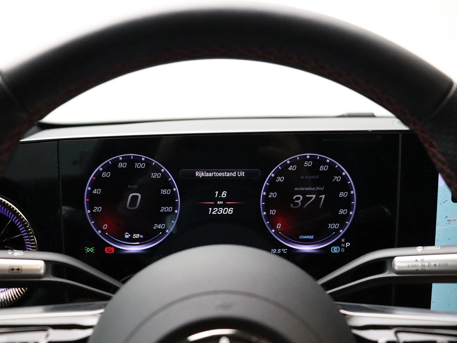 Mercedes-Benz-CLA-image-14