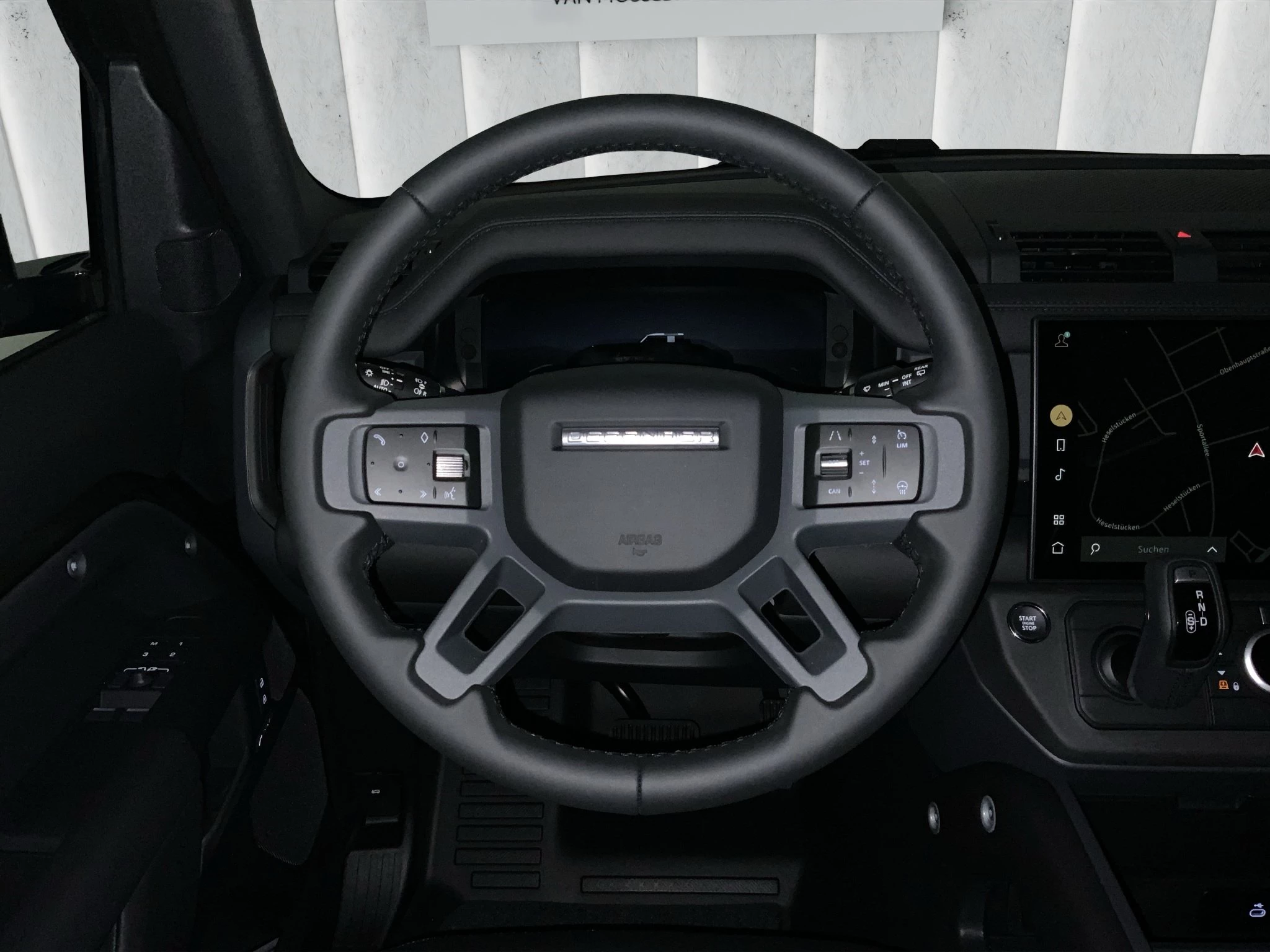 Land Rover Defender 90 X-Dynamic SE D250