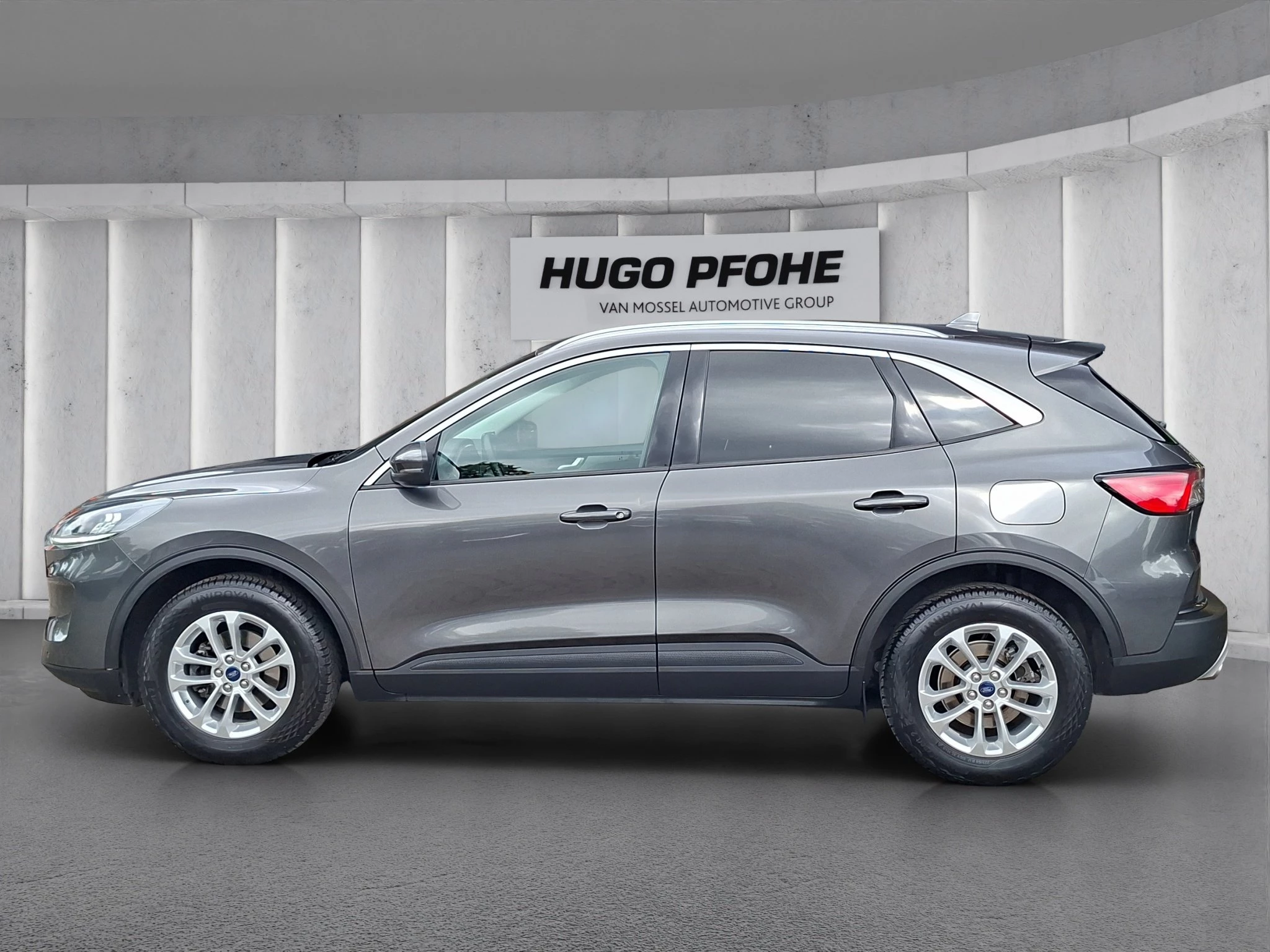 Ford Kuga Titanium 1.5 EB LED | GJR | RFK | SHZ | PDC | LMF | Navi | BT | Klima