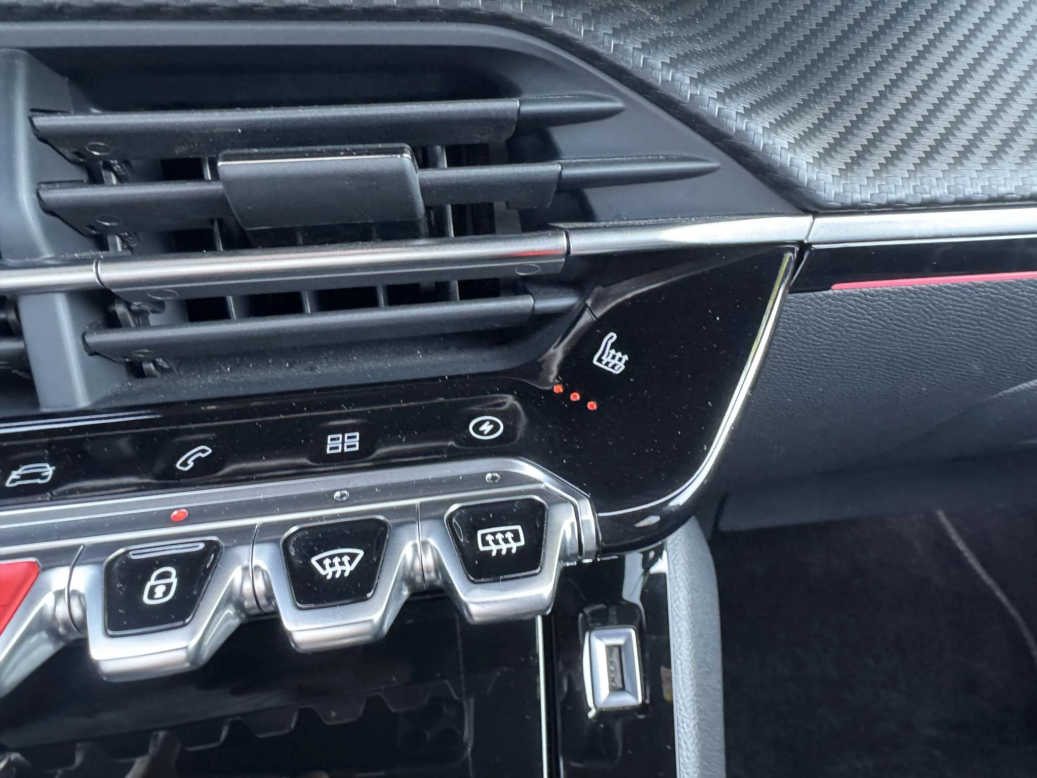 Peugeot-e-2008-image-21