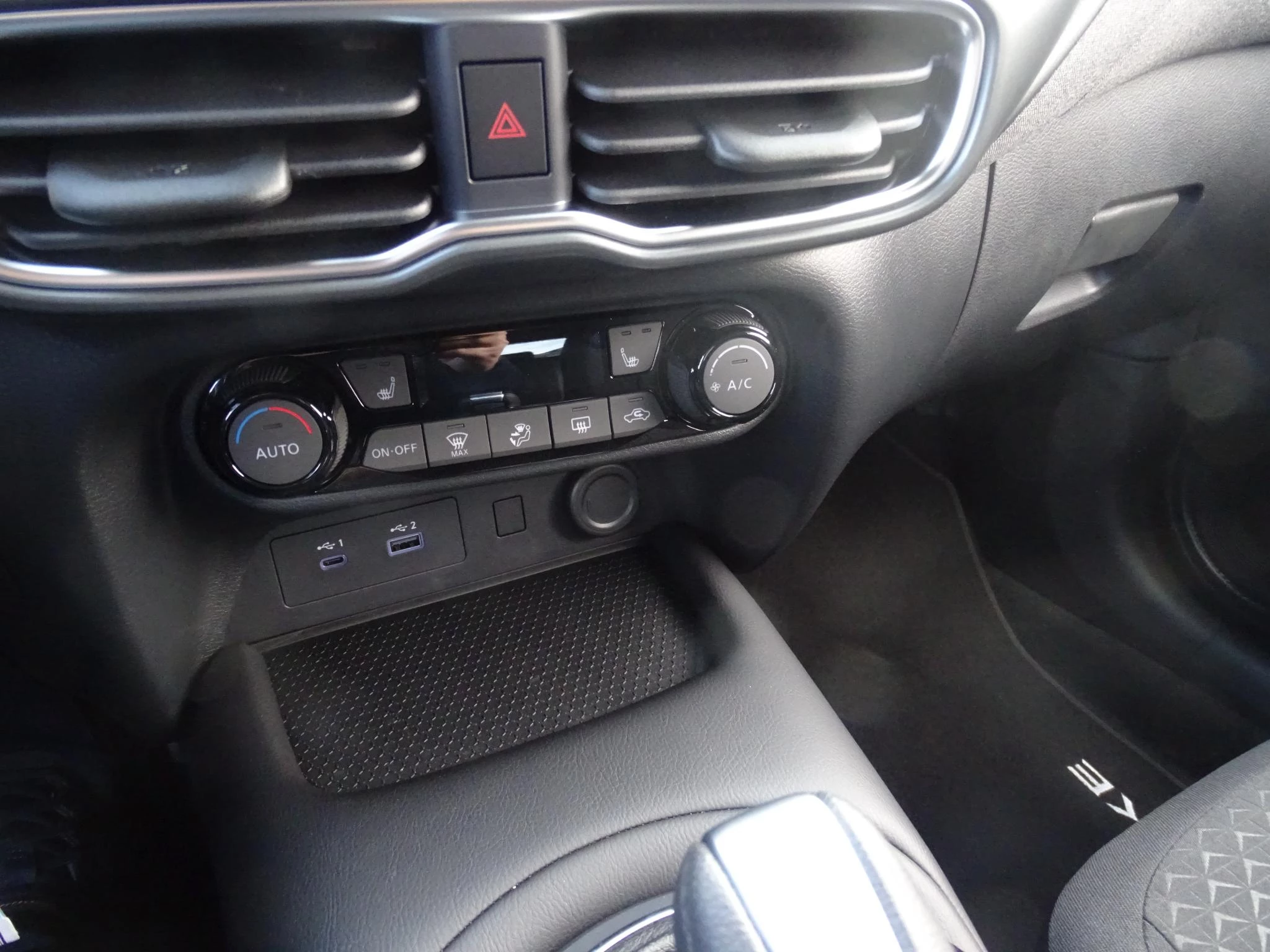 Nissan Juke 1.0 DIG-T Acenta automaat