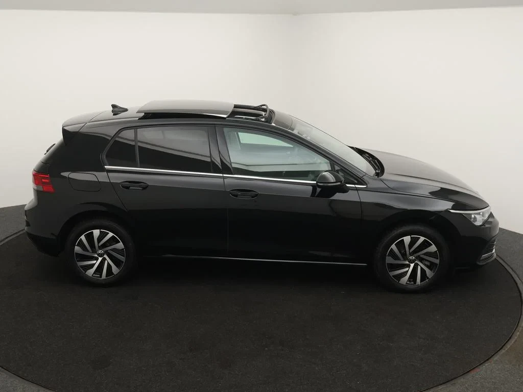 Volkswagen-Golf-image-7