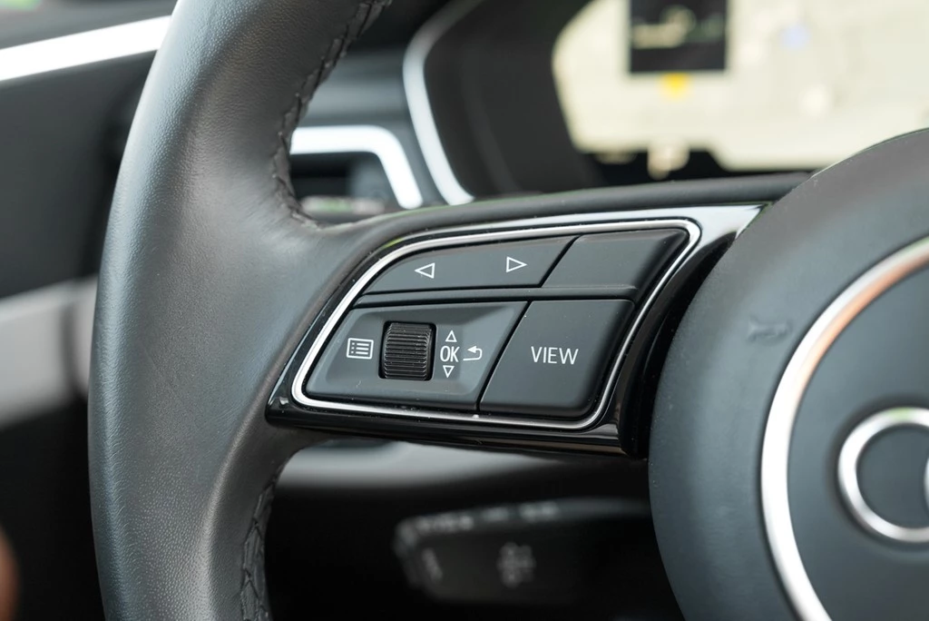 Audi A4 Avant 2.0 TDI S-Tronic *LED*Leder*MMI Plus*PDC*el. Heckklappe*virtuel Cockpit*Glanz-Paket*