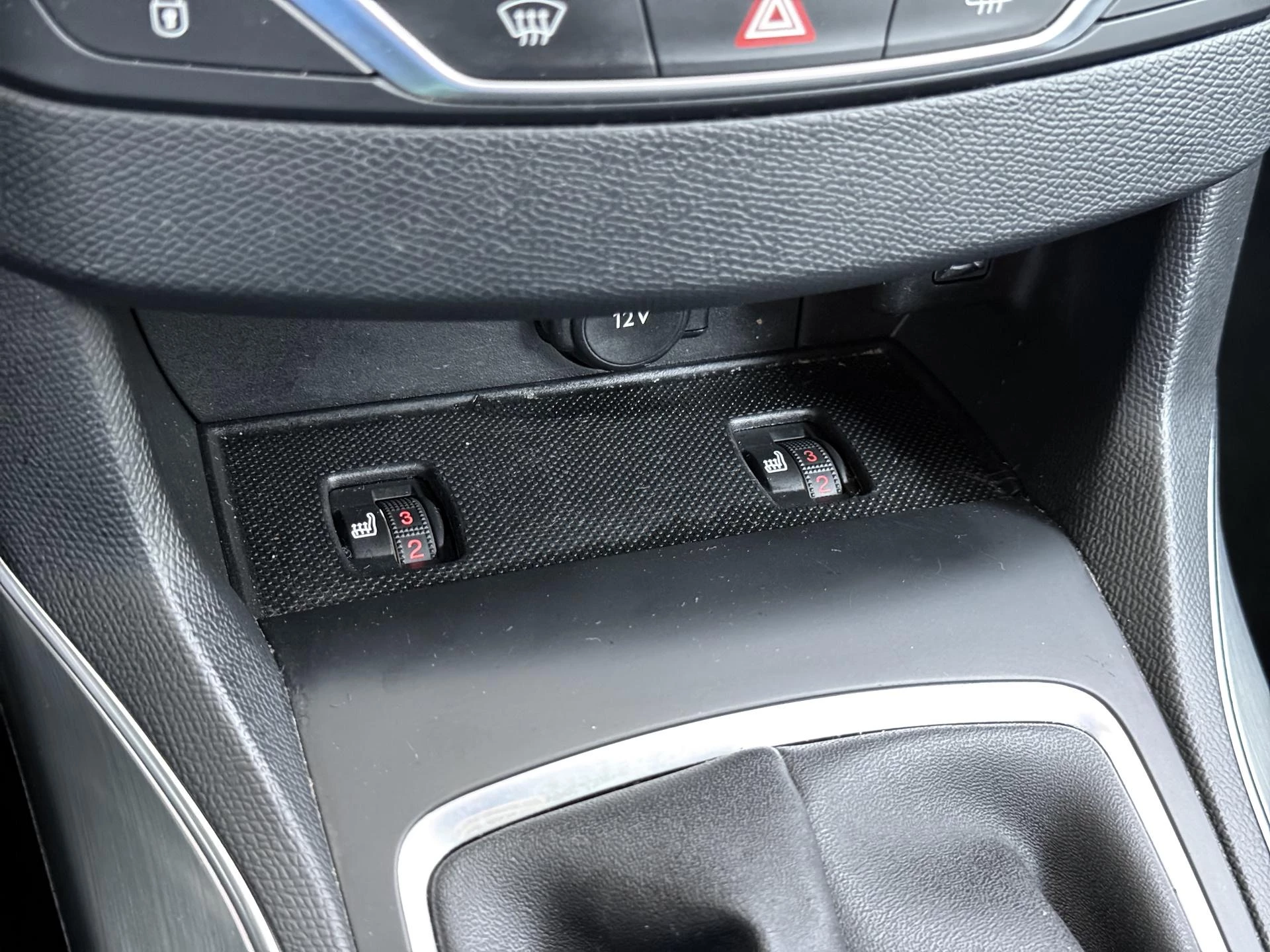 Peugeot-308-image-24
