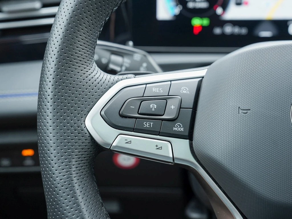 Volkswagen-Tiguan-image-15