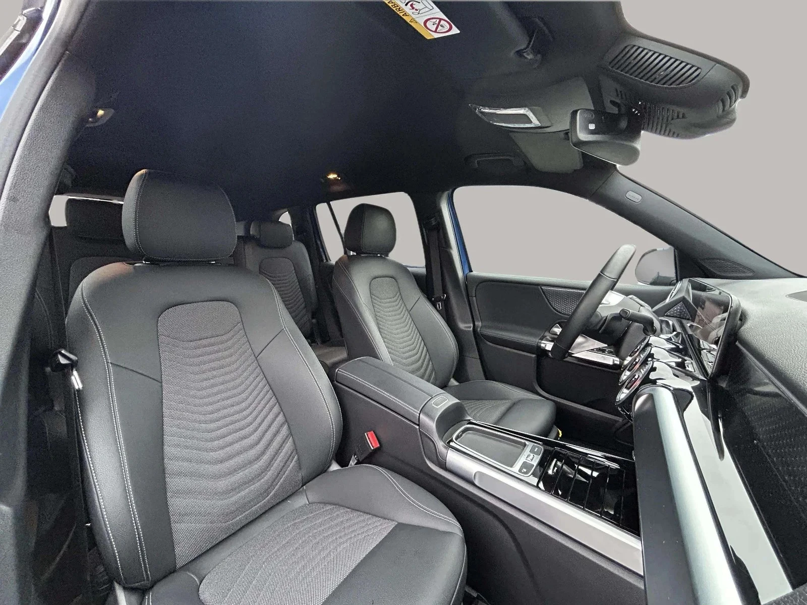 Mercedes-Benz-EQB-image-13