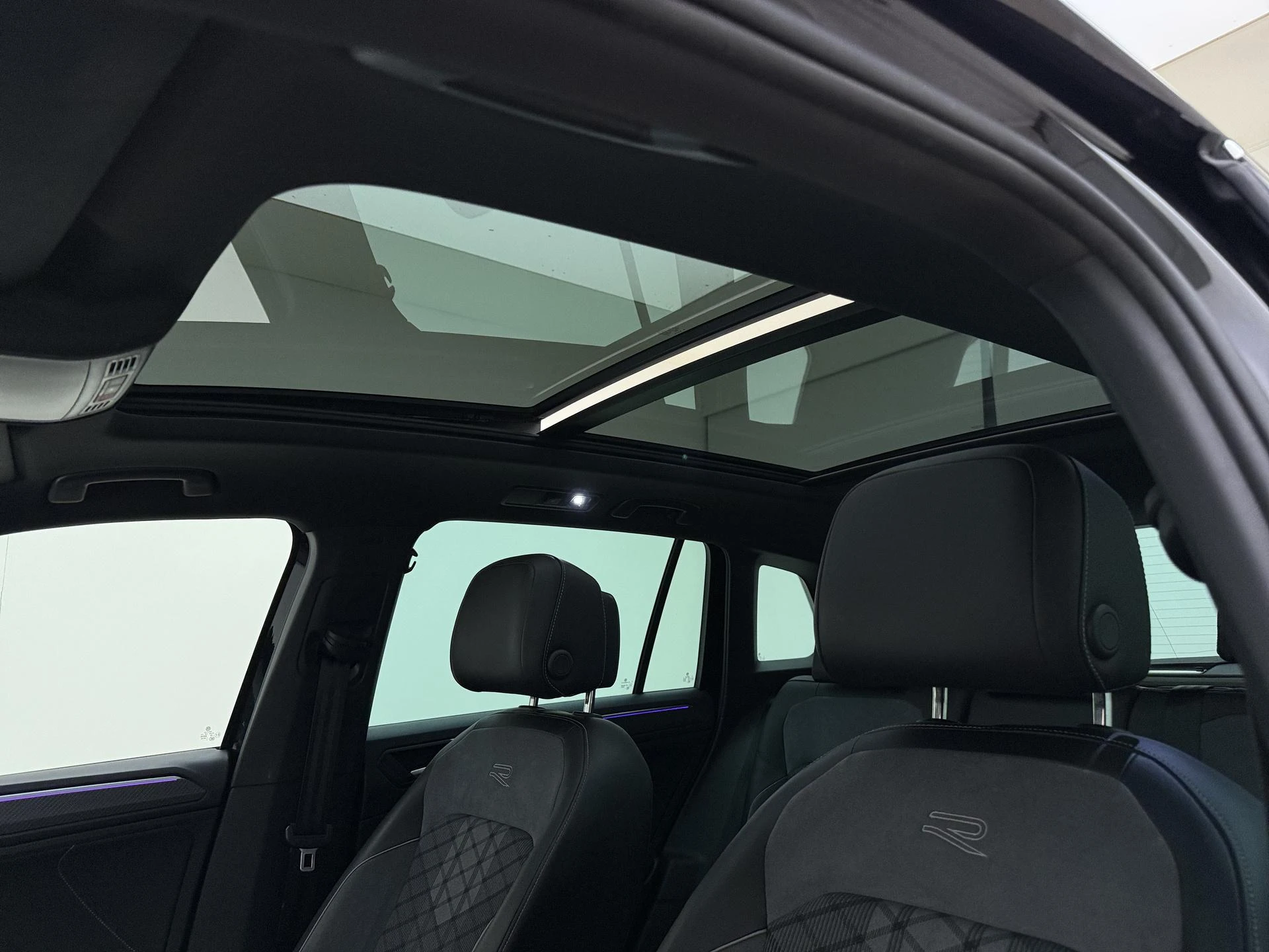 Volkswagen-Tiguan-image-30