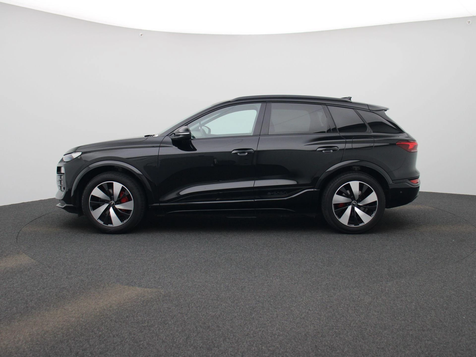 Audi-Q6 e-tron-image-3