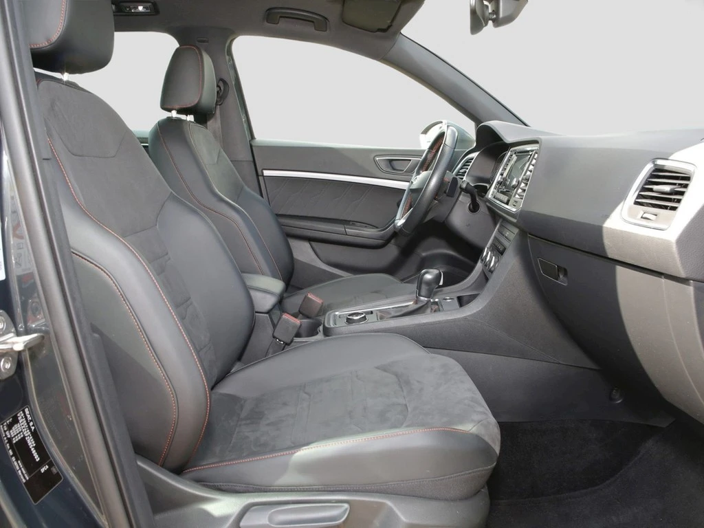 SEAT Ateca 1.5 TSI DSG FR 18" ACC Pano SHZ LED Rückfa