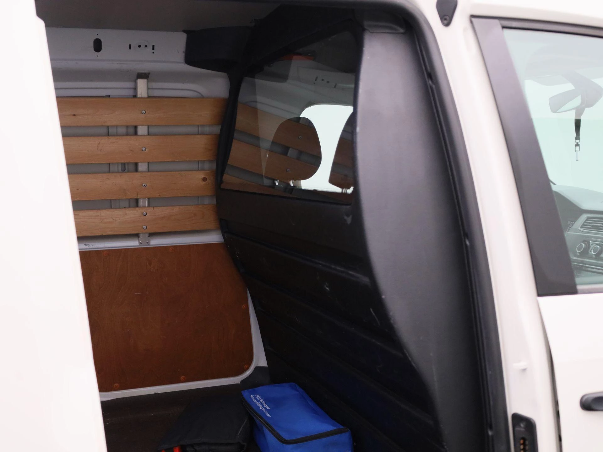 Volkswagen-Caddy-image-13