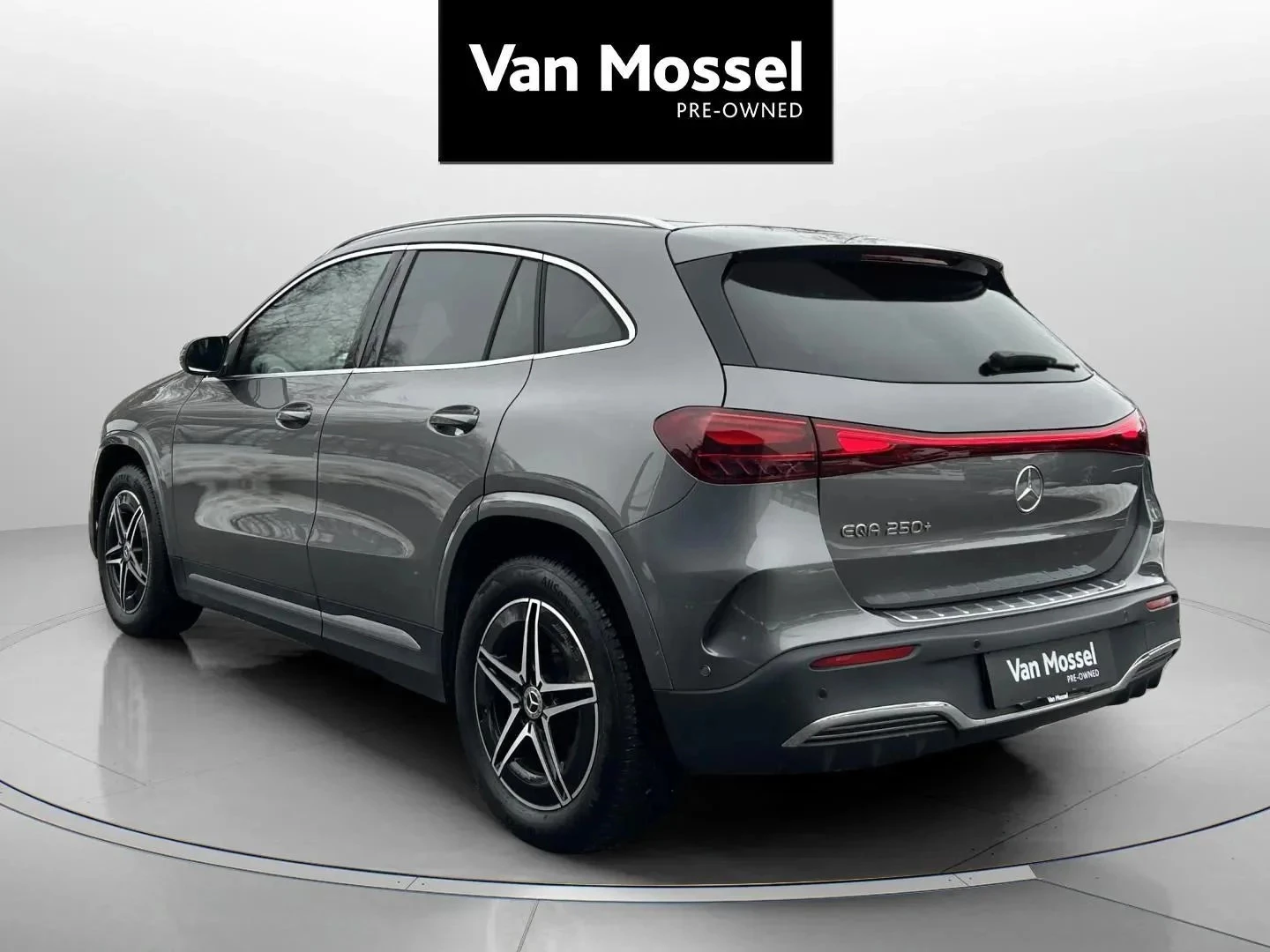 Mercedes-Benz-EQA-image-6