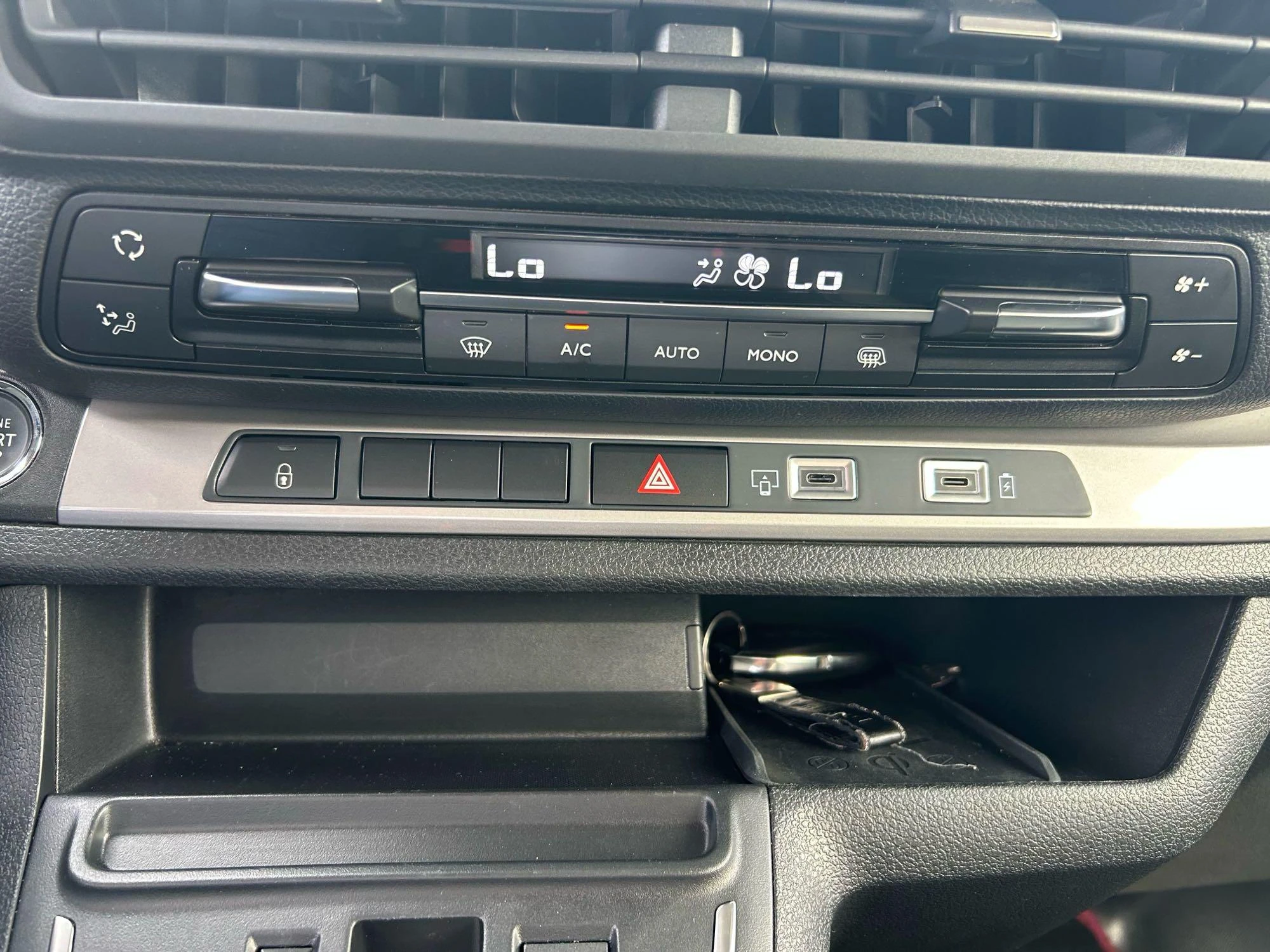 Opel-Vivaro-image-20
