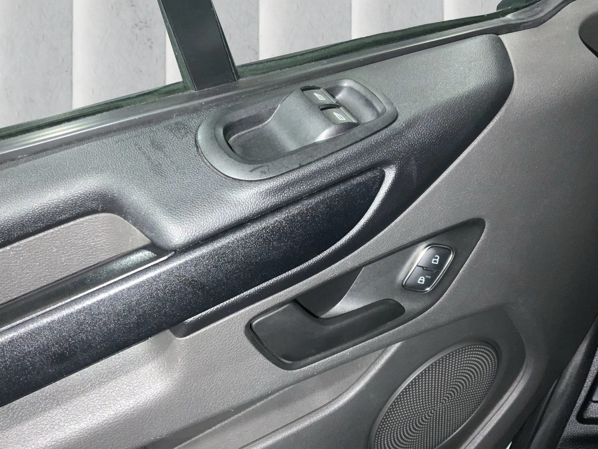 Ford-Transit Custom-image-14