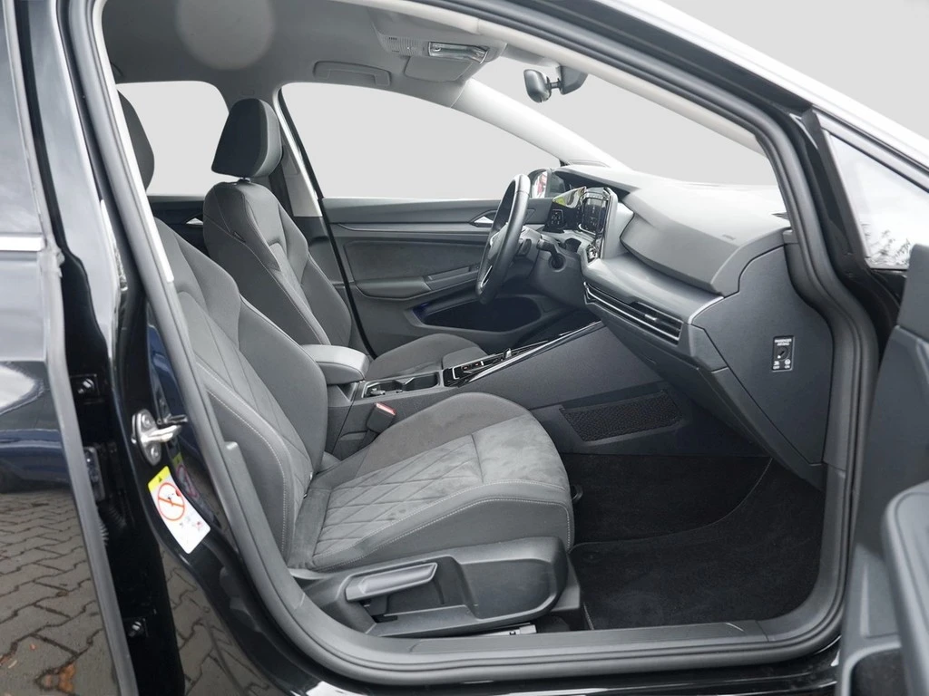 Volkswagen-Golf-image-7