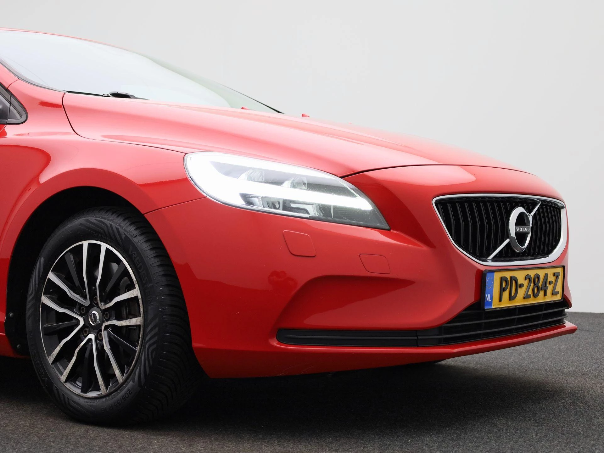 Volvo-V40-image-45