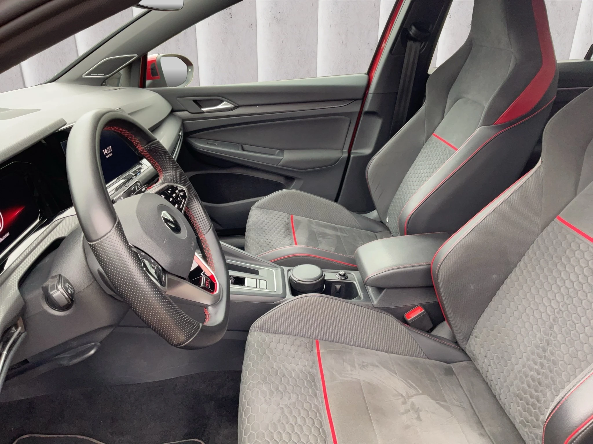 Volkswagen-Golf-image-9