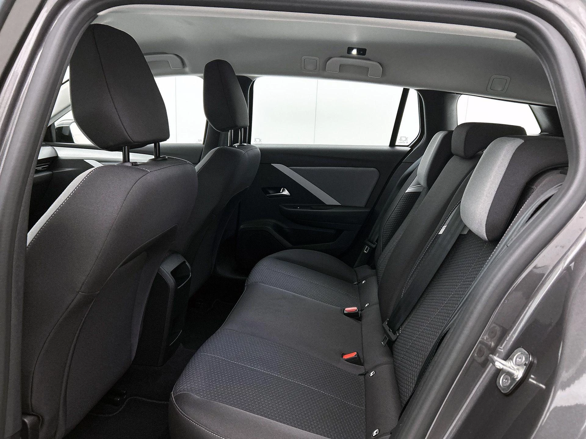 Opel-Astra-image-25