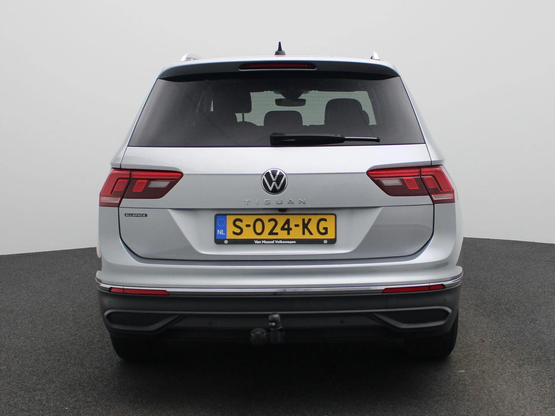 Volkswagen-Tiguan Allspace-image-4