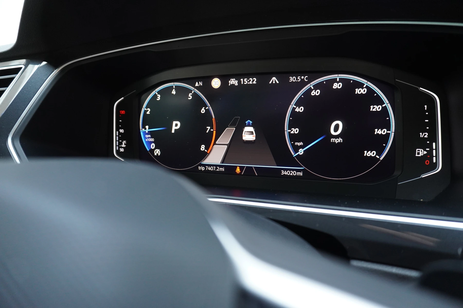 Volkswagen-Tiguan-image-28