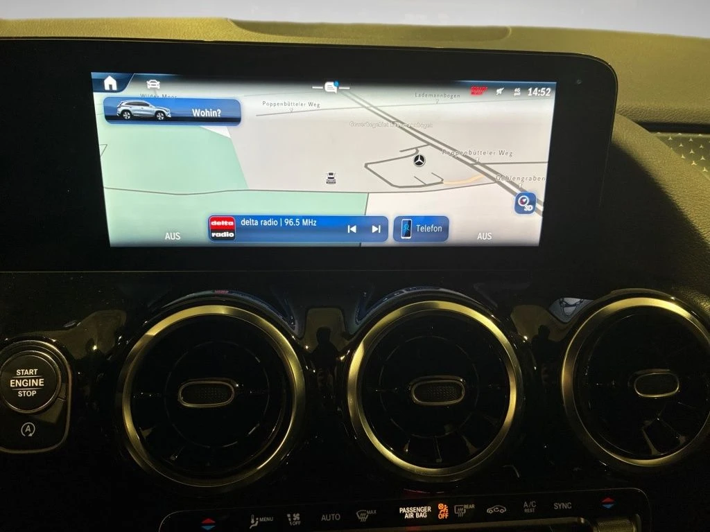 Mercedes-Benz-GLA 200 d-image-7