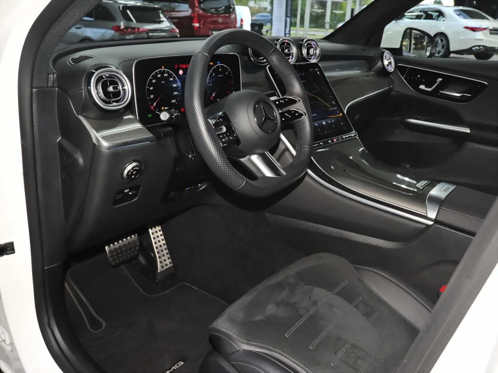 Mercedes-Benz-GLC 300 d-image-8