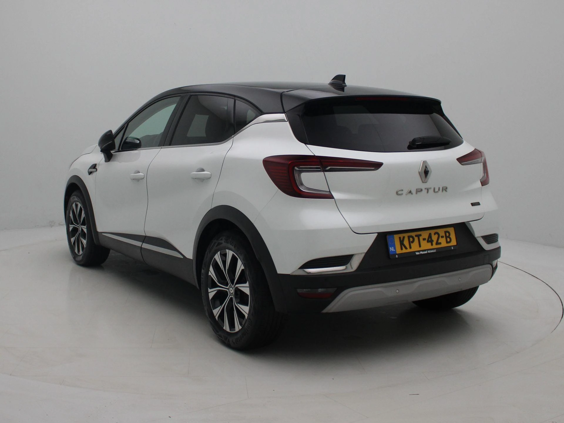 Renault-Captur-image-1