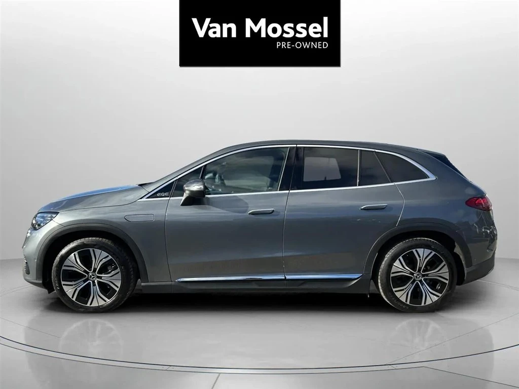 Mercedes-Benz-EQE-image-7
