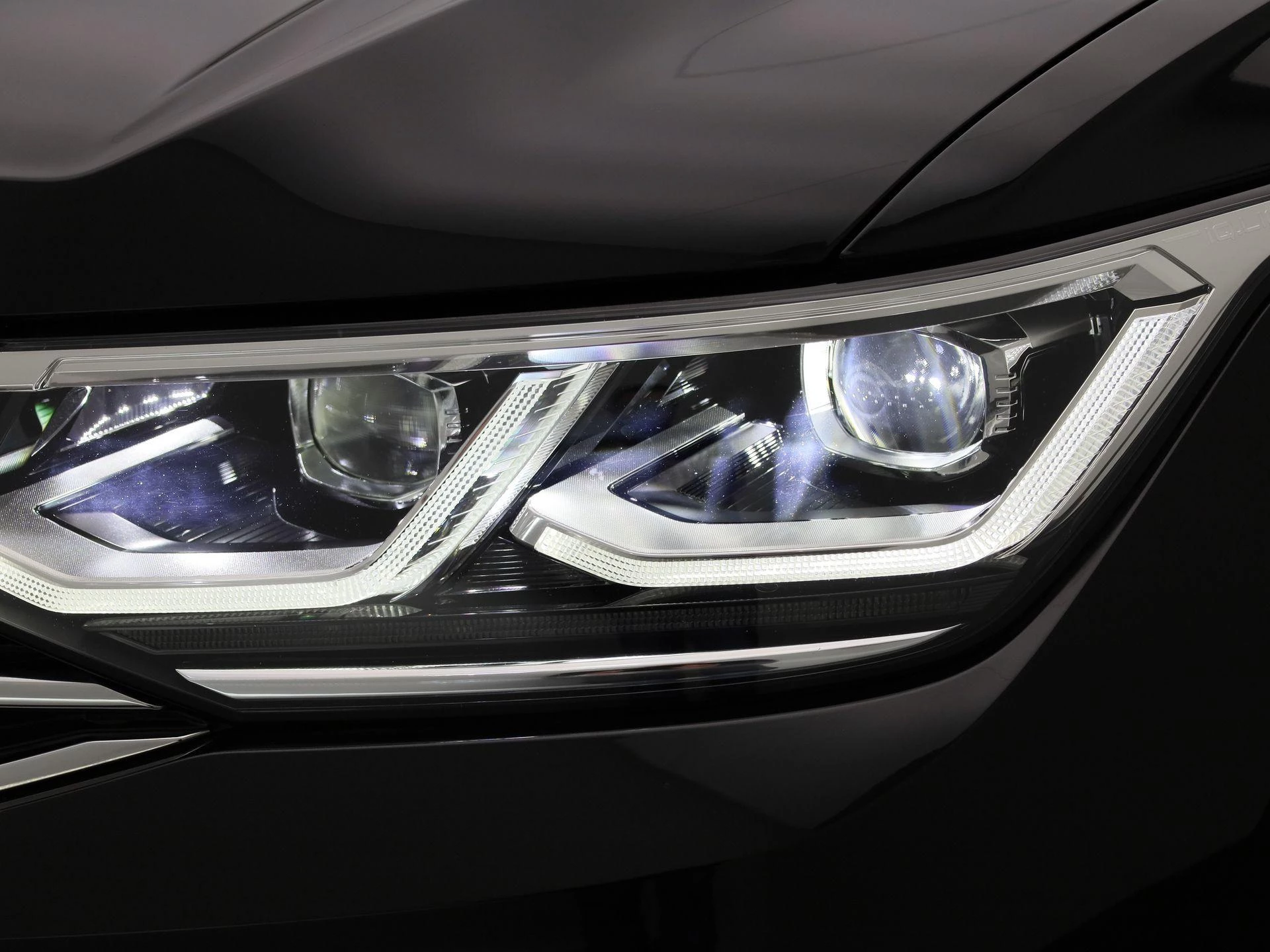 Volkswagen-Tiguan-image-14