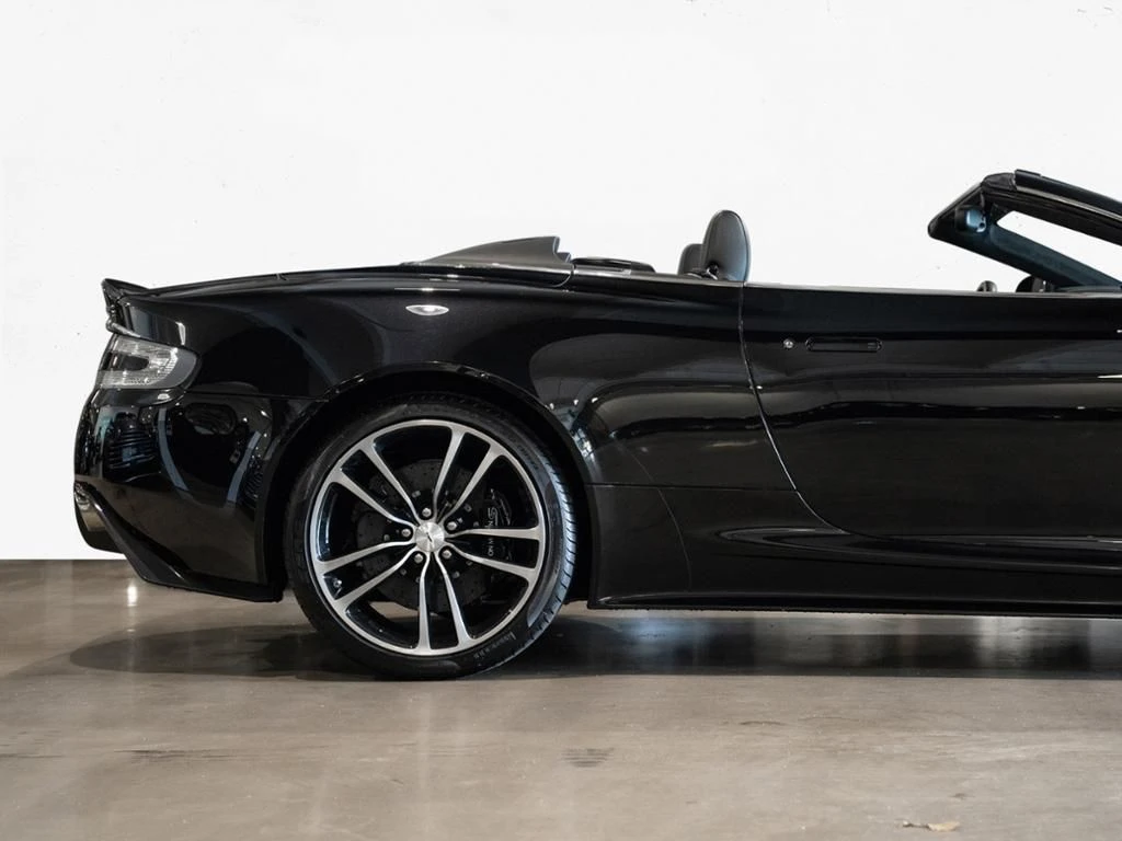 Aston Martin-DBS-image-17