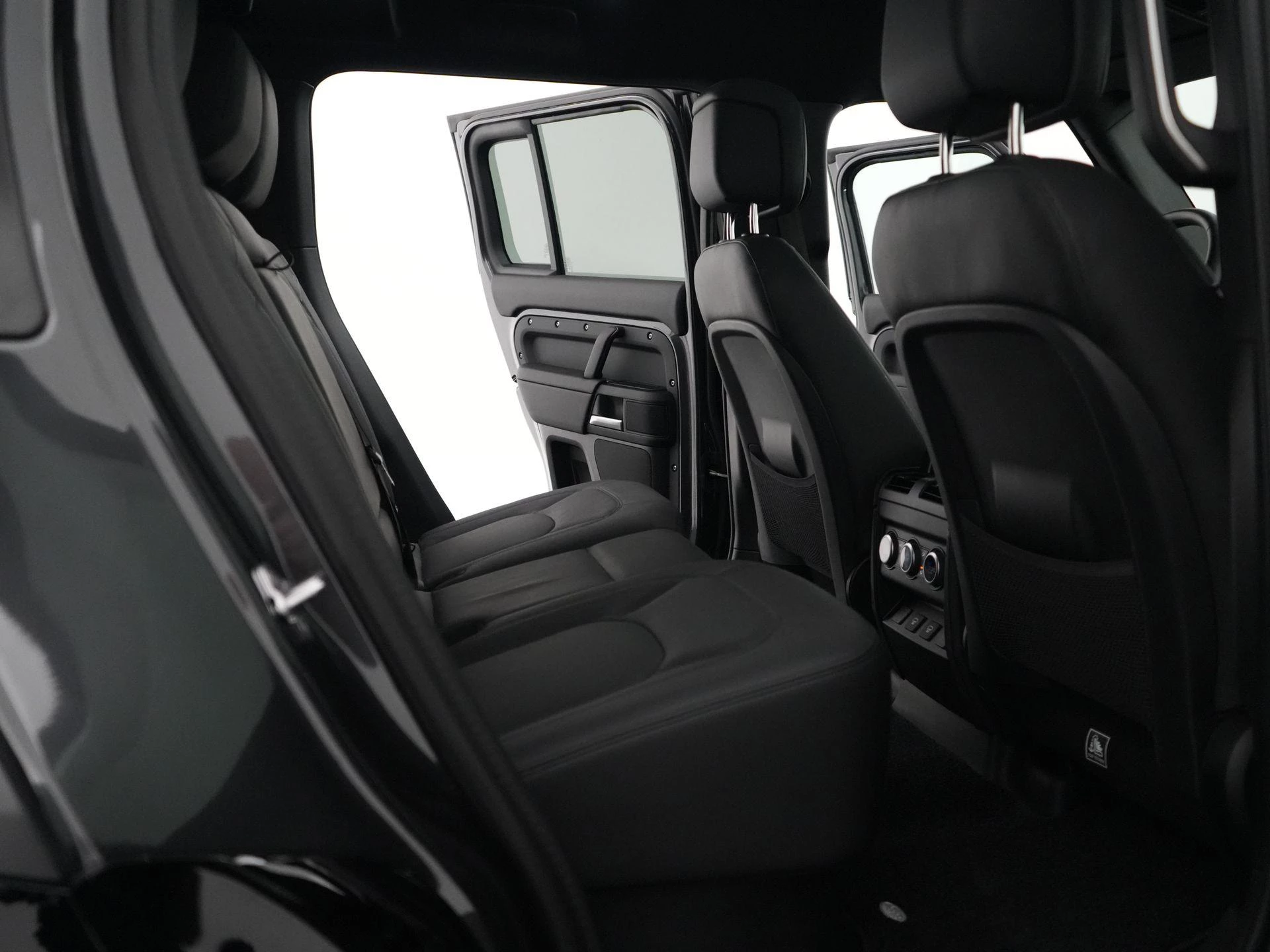 Land Rover-Defender-image-41